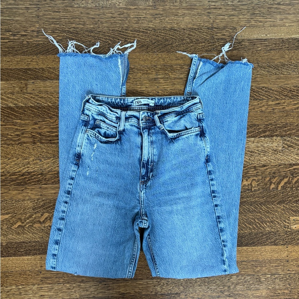 Zara Ripped Jeans - Picture 2 of 6